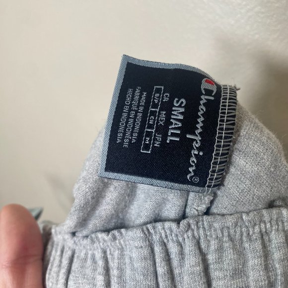 Champion Grey Sweatshorts - Picture 5 of 5